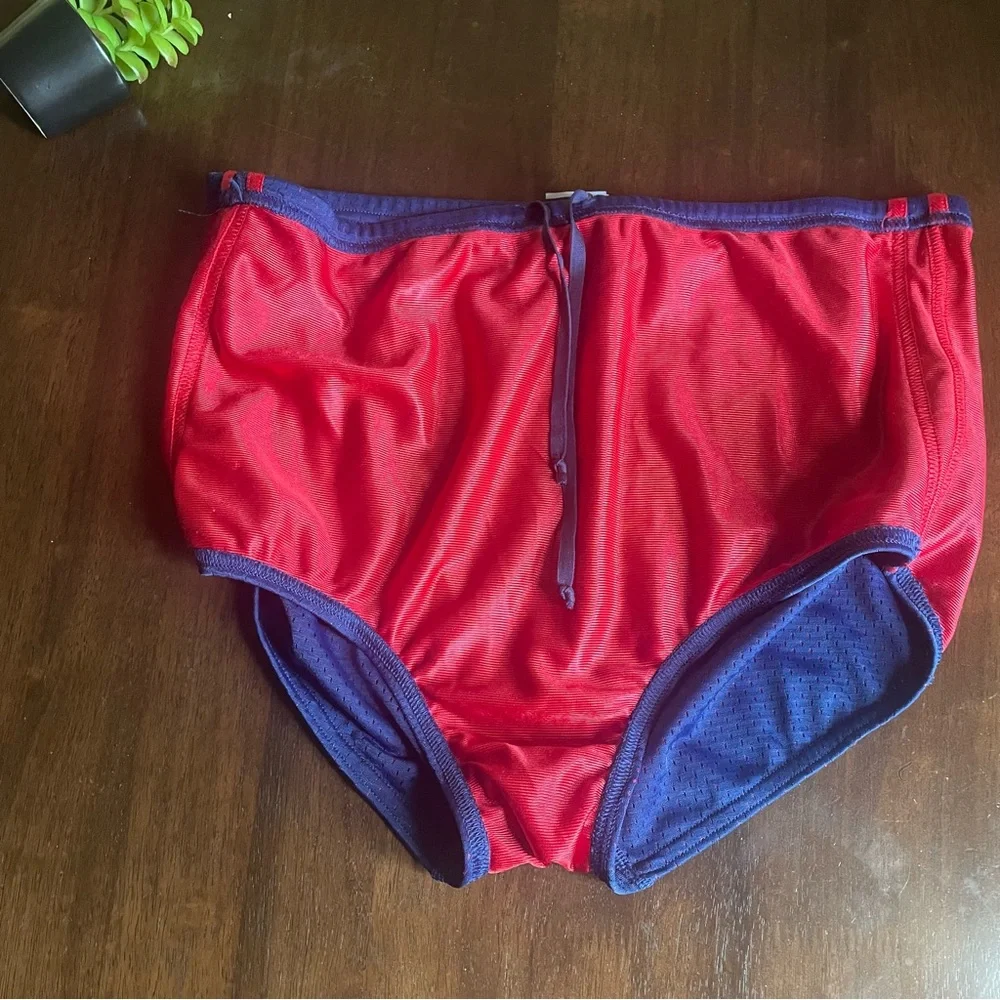 Speedo Navy Blue & Red Square Leg Poly Mesh Training Swimsuit Size 36